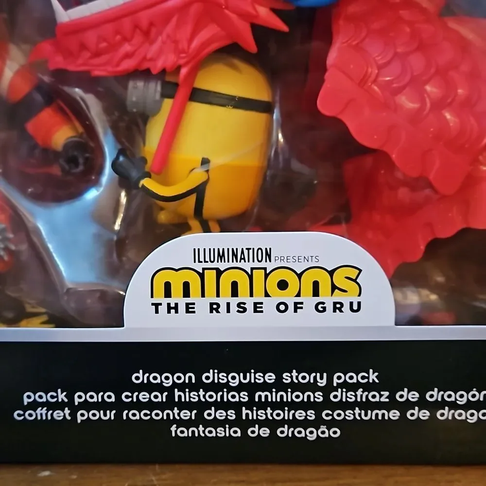 Illuminations  🎄 Minions Rise of Gru Dragon Disguise Playset